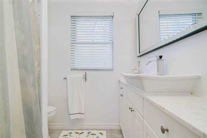 19-brucedale-cres-bayview-village-toronto-14 at 19 Brucedale Crescent, Bayview Village, Toronto 19-brucedale-cres-bayview-village-toronto-14 at 19 Brucedale Crescent, Bayview Village, Toronto