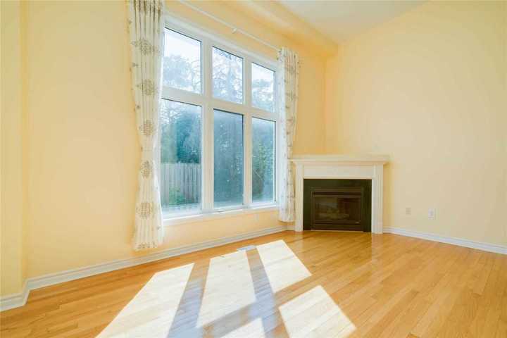 31-rodeo-crt-newtonbrook-west-toronto-06 at 31 Rodeo Court, Newtonbrook West, Toronto 31-rodeo-crt-newtonbrook-west-toronto-06 at 31 Rodeo Court, Newtonbrook West, Toronto