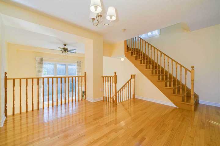 31-rodeo-crt-newtonbrook-west-toronto-08 at 31 Rodeo Court, Newtonbrook West, Toronto 31-rodeo-crt-newtonbrook-west-toronto-08 at 31 Rodeo Court, Newtonbrook West, Toronto