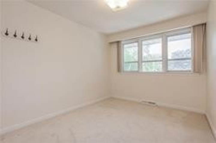 44-whittaker-cres-bayview-village-toronto-13 at 44 Whittaker Crescent, Bayview Village, Toronto 44-whittaker-cres-bayview-village-toronto-13 at 44 Whittaker Crescent, Bayview Village, Toronto