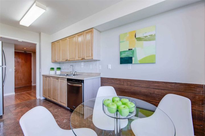 238-doris-ave-willowdale-east-toronto-08 at 1705 - 238 Doris Avenue, Willowdale East, Toronto 238-doris-ave-willowdale-east-toronto-08 at 1705 - 238 Doris Avenue, Willowdale East, Toronto