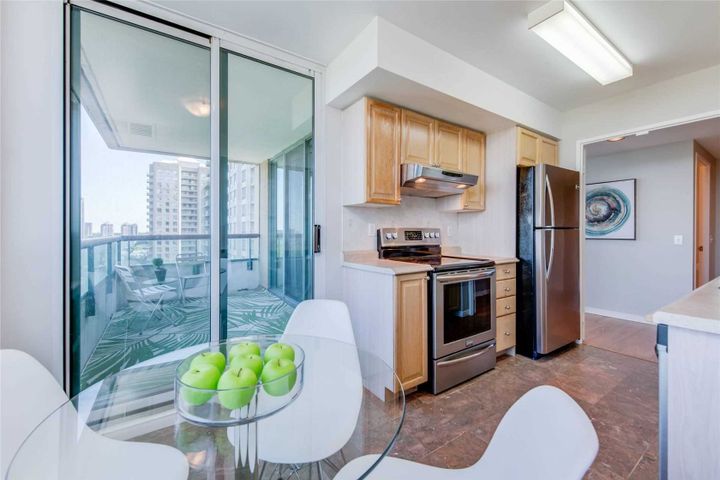 238-doris-ave-willowdale-east-toronto-09 at 1705 - 238 Doris Avenue, Willowdale East, Toronto 238-doris-ave-willowdale-east-toronto-09 at 1705 - 238 Doris Avenue, Willowdale East, Toronto