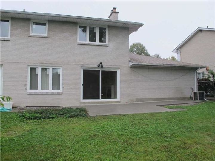 2 at 1 Knollview Crescent, Bayview Village, Toronto 2 at 1 Knollview Crescent, Bayview Village, Toronto