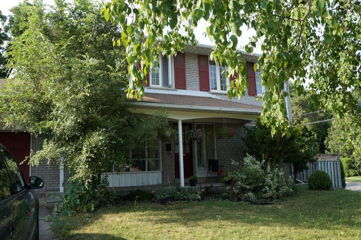 frontview at 1 Knollview Crescent, Bayview Village, Toronto frontview at 1 Knollview Crescent, Bayview Village, Toronto