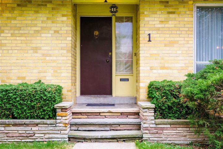 1-windham-dr-bayview-village-toronto-02 at 1 Windham Drive, Bayview Village, Toronto 1-windham-dr-bayview-village-toronto-02 at 1 Windham Drive, Bayview Village, Toronto