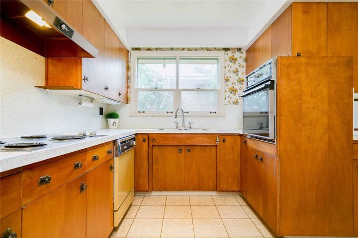 1-windham-dr-bayview-village-toronto-12 at 1 Windham Drive, Bayview Village, Toronto 1-windham-dr-bayview-village-toronto-12 at 1 Windham Drive, Bayview Village, Toronto