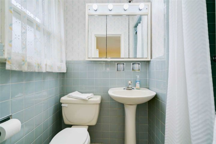 1-windham-dr-bayview-village-toronto-18 at 1 Windham Drive, Bayview Village, Toronto 1-windham-dr-bayview-village-toronto-18 at 1 Windham Drive, Bayview Village, Toronto