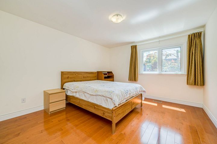 044-highres_044_m at 70 Clarinda Drive, Bayview Village, Toronto 044-highres_044_m at 70 Clarinda Drive, Bayview Village, Toronto