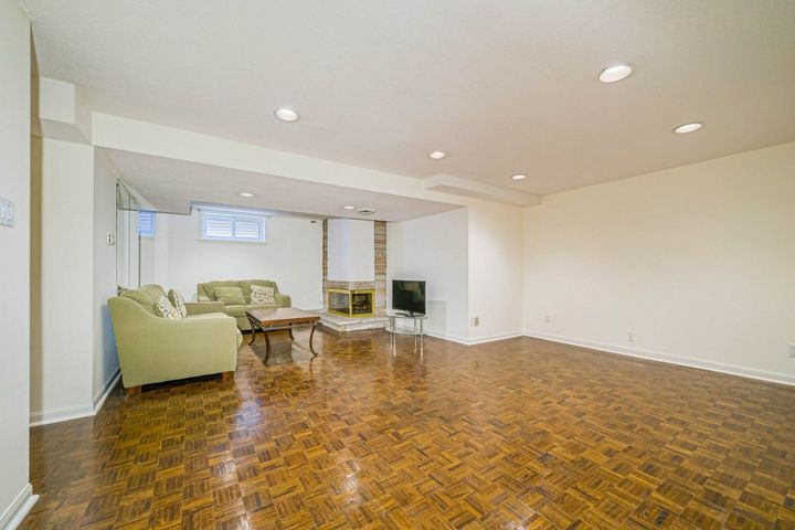 063-highres_065_m at 70 Clarinda Drive, Bayview Village, Toronto 063-highres_065_m at 70 Clarinda Drive, Bayview Village, Toronto