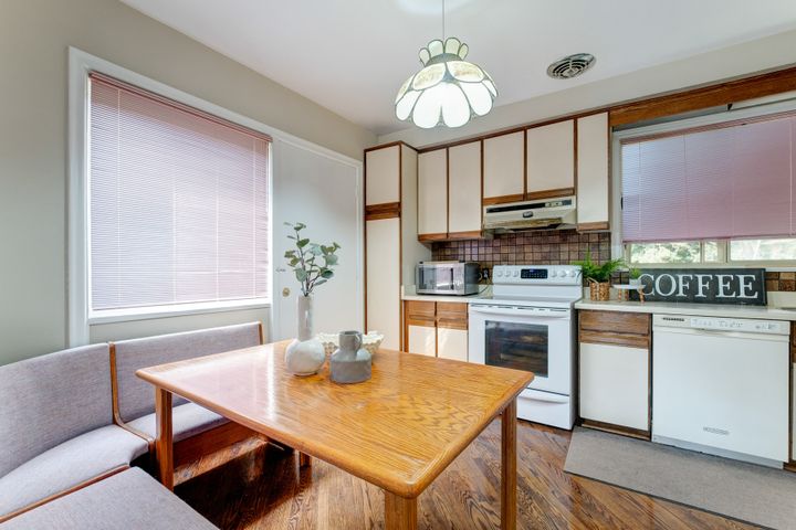 dscf7031 at 54 Ravenscroft Circle, Bayview Village, Toronto dscf7031 at 54 Ravenscroft Circle, Bayview Village, Toronto