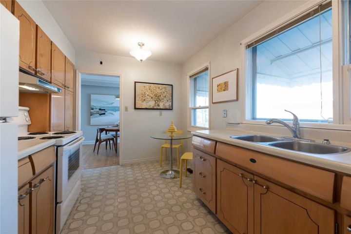 3-blithfield-ave-bayview-village-toronto-08 at 3 Blithfield Avenue, Bayview Village, Toronto 3-blithfield-ave-bayview-village-toronto-08 at 3 Blithfield Avenue, Bayview Village, Toronto