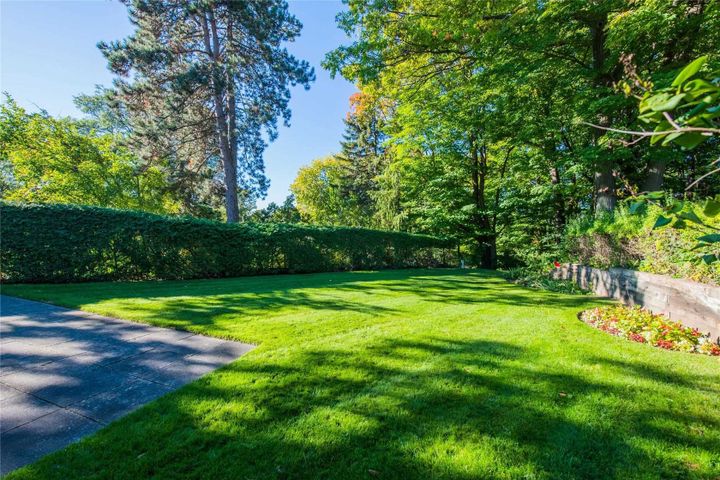 6-page-ave-bayview-village-toronto-03 at 6 Page Avenue, Bayview Village, Toronto 6-page-ave-bayview-village-toronto-03 at 6 Page Avenue, Bayview Village, Toronto