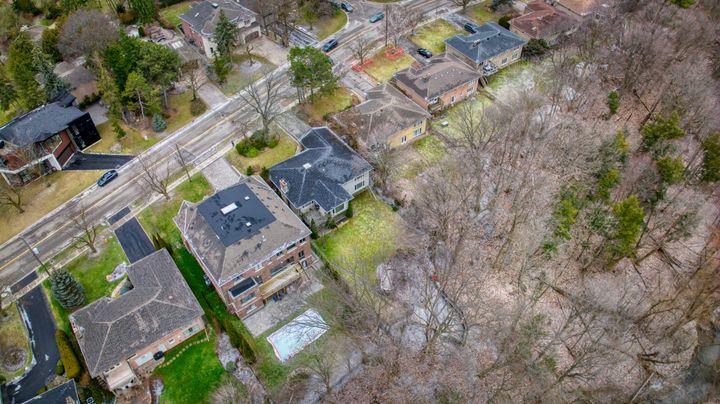 highres_005-1 at 117 Burbank Drive, Bayview Village, Toronto highres_005-1 at 117 Burbank Drive, Bayview Village, Toronto