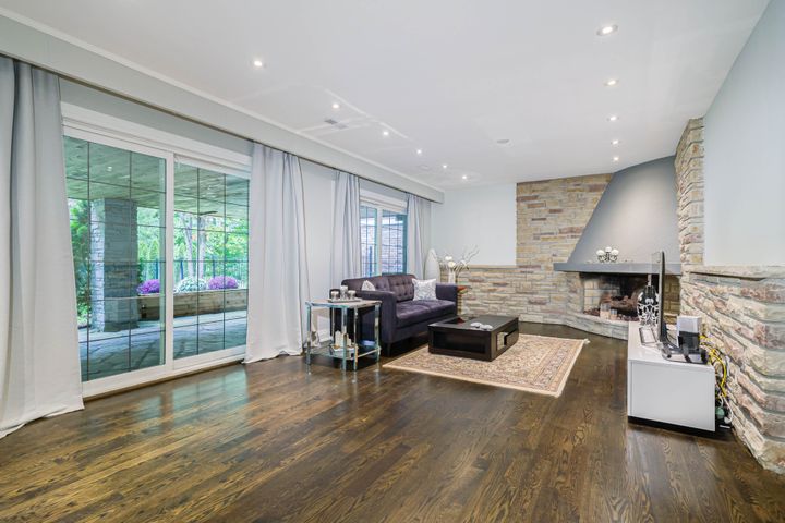 highres_056 at 117 Burbank Drive, Bayview Village, Toronto highres_056 at 117 Burbank Drive, Bayview Village, Toronto