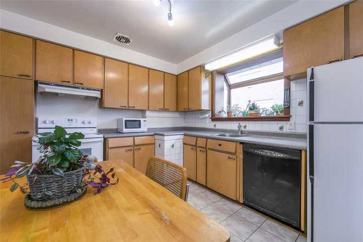 23-arrowstook-rd-bayview-village-toronto-06 at SALE #473 - 23 Arrowstook Road, Bayview Village, Toronto 23-arrowstook-rd-bayview-village-toronto-06 at SALE #473 - 23 Arrowstook Road, Bayview Village, Toronto