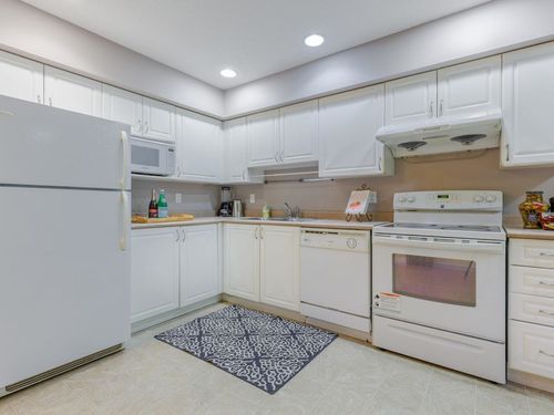 16388-85-avenue-fleetwood-tynehead-surrey-10 at 70 - 16388 85 Avenue, Fleetwood Tynehead, Surrey