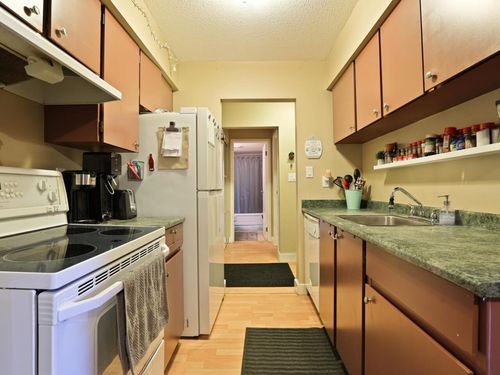 9847-manchester-drive-cariboo-burnaby-north-09 at 327 - 9847 Manchester Drive, Cariboo, Burnaby North 9847-manchester-drive-cariboo-burnaby-north-09 at 327 - 9847 Manchester Drive, Cariboo, Burnaby North