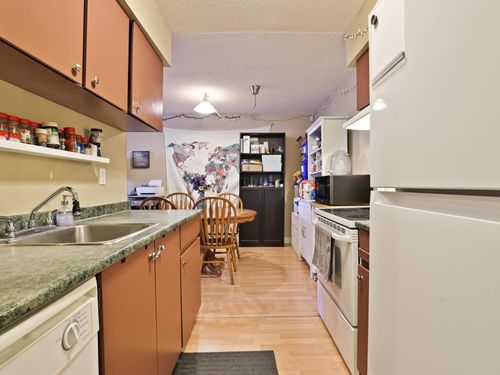 9847-manchester-drive-cariboo-burnaby-north-12 at 327 - 9847 Manchester Drive, Cariboo, Burnaby North 9847-manchester-drive-cariboo-burnaby-north-12 at 327 - 9847 Manchester Drive, Cariboo, Burnaby North