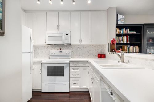 3333-w-4th-avenue-kitsilano-vancouver-west-02 at 413 - 3333 W 4th Avenue, Kitsilano, Vancouver West