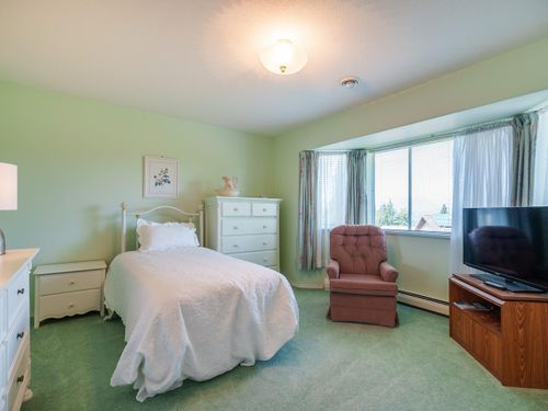 6172-gordon-pl-burnaby-bc-v5e-3m5-canada-018-016-bedroom-mls_size at 6172 Gordon Place, Buckingham Heights, Burnaby South 6172-gordon-pl-burnaby-bc-v5e-3m5-canada-018-016-bedroom-mls_size at 6172 Gordon Place, Buckingham Heights, Burnaby South