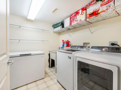 8701-16th-ave-unit-94-burnaby-bc-v3n-5b5-canada-017-031-laundry-mls_size at 94 - 8701 16th Avenue, The Crest, Burnaby East