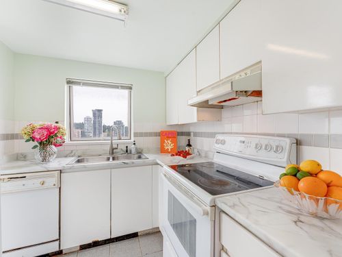 9603-manchester-drive-cariboo-burnaby-north-05 at 2106 - 9603 Manchester Drive, Cariboo, Burnaby North