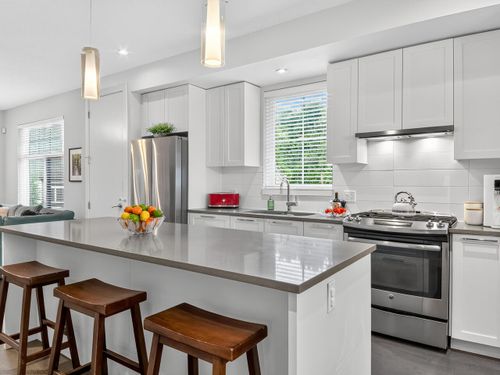 5068-savile-row-unit-6-burnaby-bc-v5e-0c1-canada-005-010-kitchen-mls_size at 6 - 5068 Savile Row, Burnaby Lake, Burnaby South