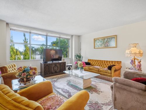 518-w-14th-avenue-fairview-vw-vancouver-west-02 at 412 - 518 W 14th Avenue, Fairview VW, Vancouver West 518-w-14th-avenue-fairview-vw-vancouver-west-02 at 412 - 518 W 14th Avenue, Fairview VW, Vancouver West