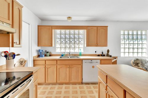 1655-mcpherson-drive-citadel-pq-port-coquitlam-09 at 1655 Mcpherson Drive, Citadel PQ, Port Coquitlam