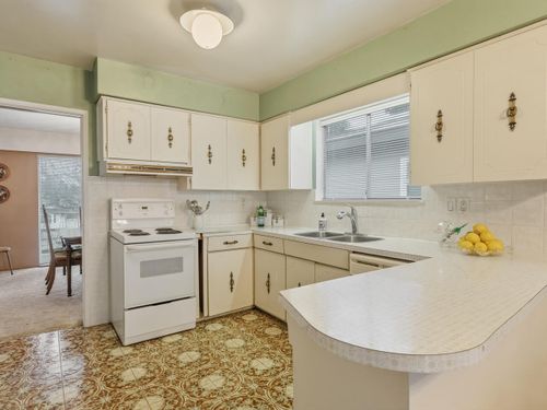 3939-boundary-rd-vancouver-bc-v5r-2m4-canada-007-014-kitchen-mls_size at 3939 Boundary Road, Renfrew Heights, Vancouver East