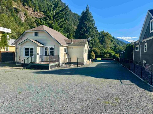 562-lillooet-avenue-harrison-hot-springs-harrison-lake-01 at 562 Lillooet Avenue, Harrison Hot Springs, Harrison Lake