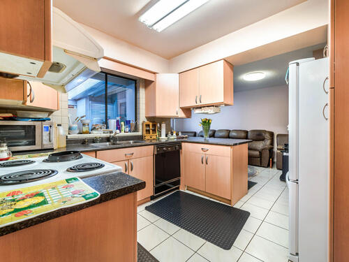 1515-duthie-ave-burnaby-bc-v5a-010-010-kitchen-mls_size at 1515 Duthie Avenue, Sperling-Duthie, Burnaby North 1515-duthie-ave-burnaby-bc-v5a-010-010-kitchen-mls_size at 1515 Duthie Avenue, Sperling-Duthie, Burnaby North