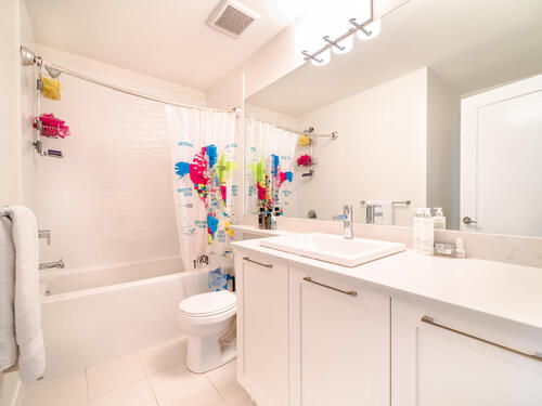 7979-152-st-surrey-bc-v3s-017-009-bathroom-mls_size at 23 - 7979 152 Street, Fleetwood Tynehead, Surrey