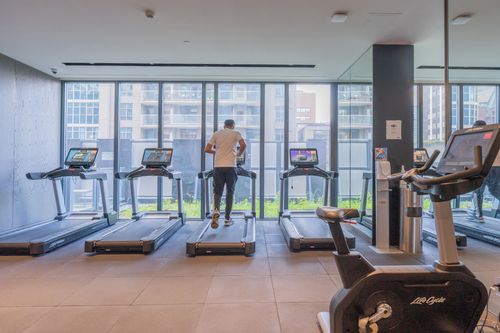Amenities - Exercise room at 25 E Richmond Street, Church-Yonge Corridor, Toronto Amenities - Exercise room at 25 E Richmond Street, Church-Yonge Corridor, Toronto