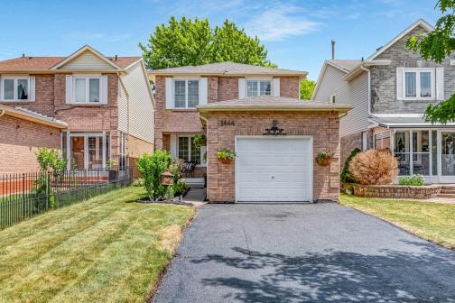 1444 Anton Square, Liverpool, Pickering photo number 2