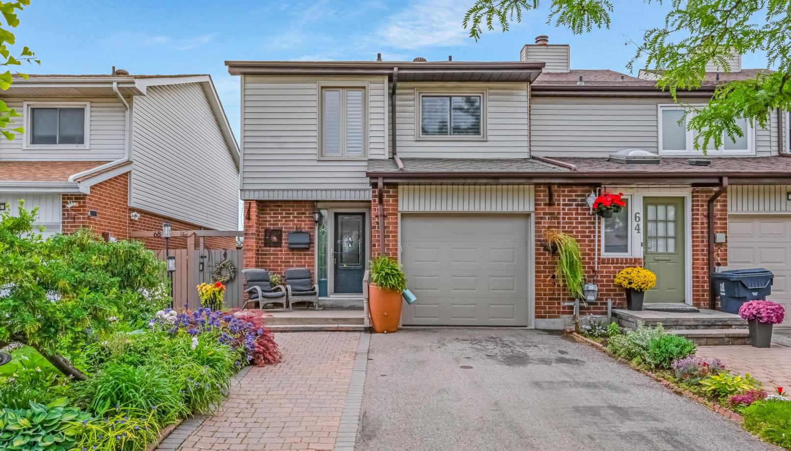 66 Springhouse Square, Steeles, Toronto