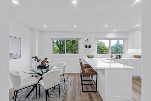 67-poplar-crescent-aurora-web-mls-32 at 6 - 67 Poplar Crescent, Aurora