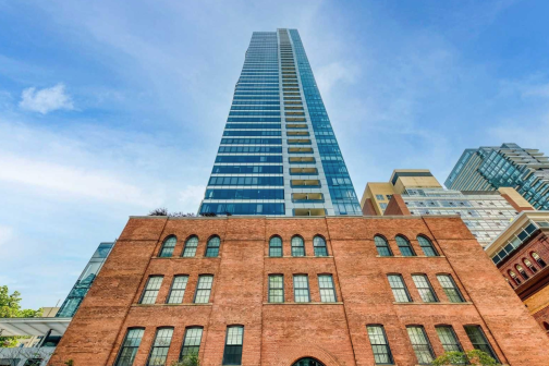 402 - 5 St Joseph Street, Bay Street Corridor, Toronto photo number 2