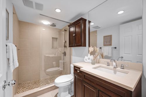 33-university-avenue-1702-toronto-web-mls-29 at 1702 - 33 University Avenue, Bay Street Corridor, Toronto