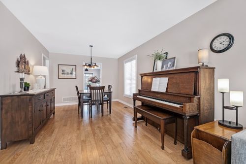 4-enzo-crescent-uxbridge-web-mls-22 at 4 Enzo Crescent, Uxbridge