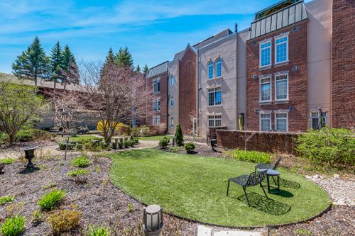 2-doncliffe-place-201b-toronto-web-mls-51 at 201B - 2 Doncliffe Place, Bridle Path-Sunnybrook-York Mills, Toronto