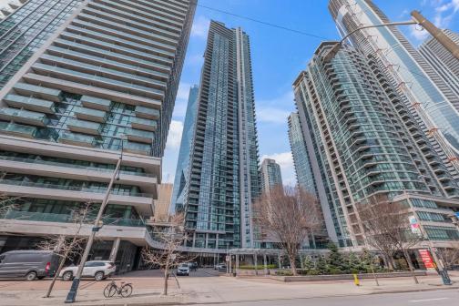 1801 - 18 Harbour Street, Waterfront Communities C1, Toronto photo number 2