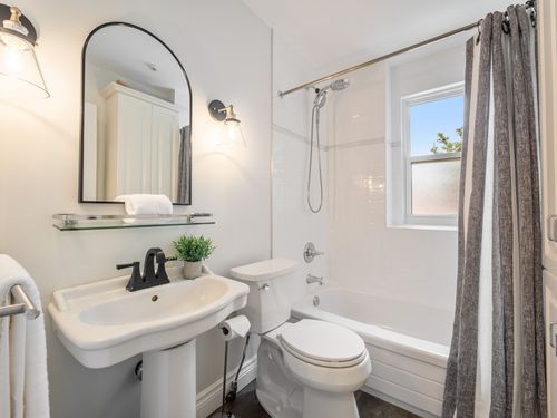 422-davisville-ave-40 at 422 Davisville Avenue, Mount Pleasant East, Toronto