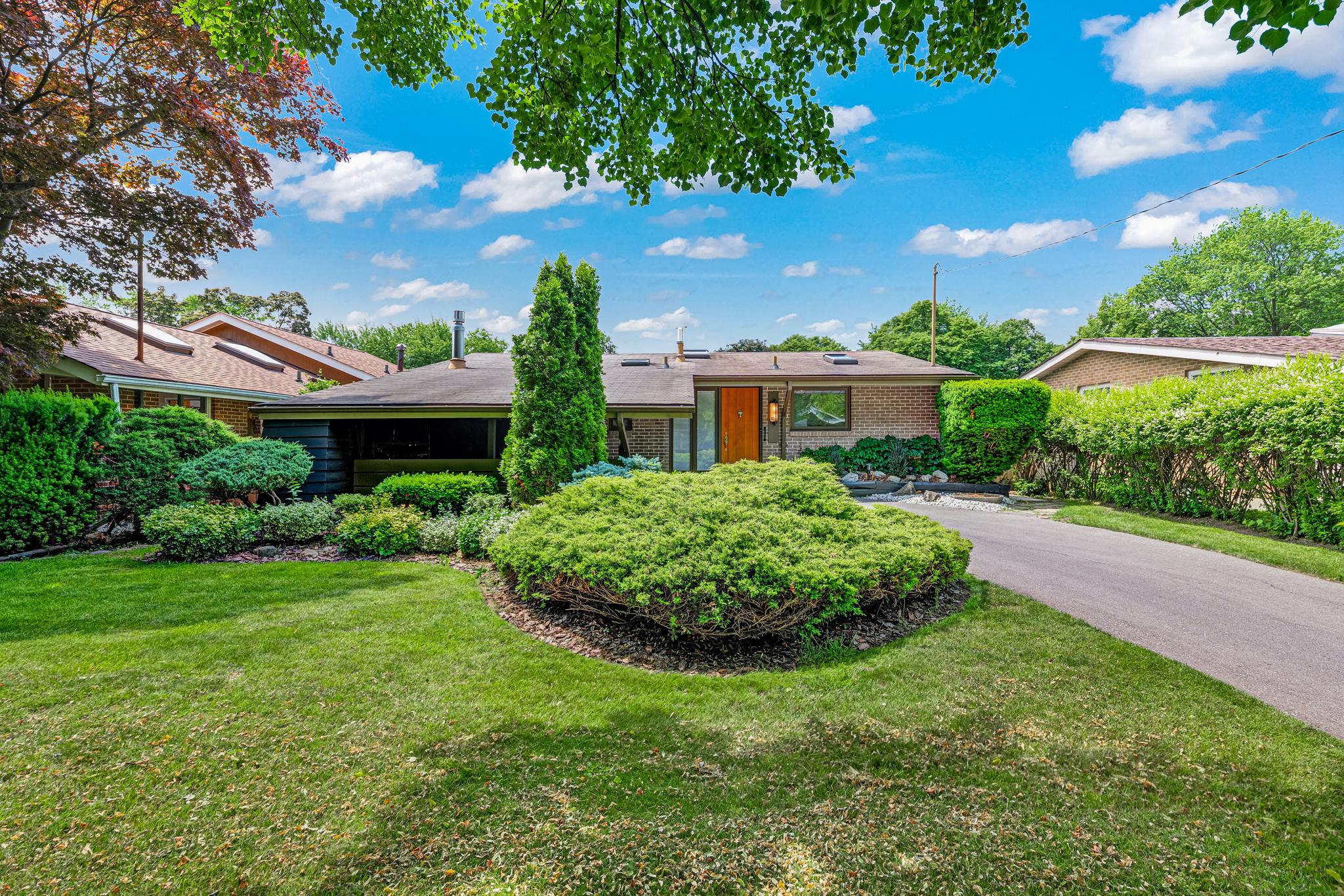 10 Oakley Boulevard, Bendale, Toronto photo number 2