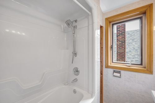 142-divadale-drive-toronto-web-mls-41 at 142 Divadale Drive, Leaside, Toronto