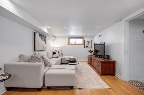 142-divadale-drive-toronto-web-mls-44 at 142 Divadale Drive, Leaside, Toronto