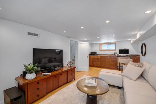 142-divadale-drive-toronto-web-mls-46 at 142 Divadale Drive, Leaside, Toronto