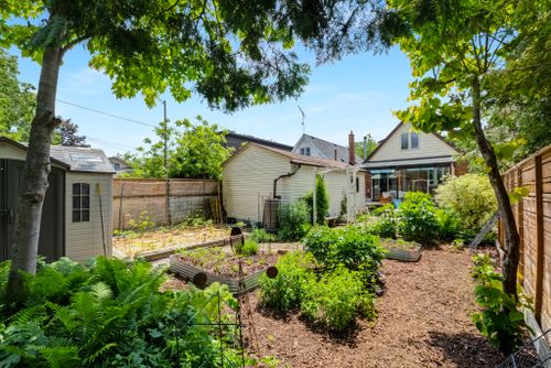 142-divadale-drive-toronto-web-mls-66 at 142 Divadale Drive, Leaside, Toronto