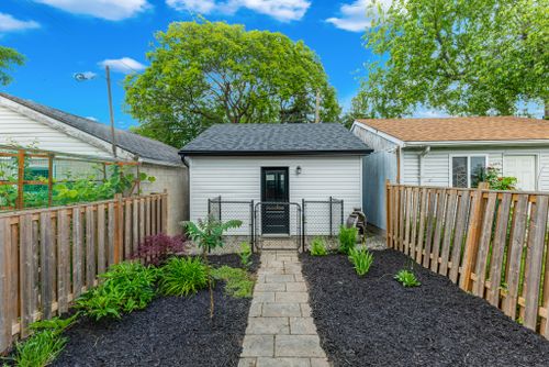 16-essex-street-toronto-web-mls-71 at 16 Essex Street, Dovercourt-Wallace Emerson-Junction, Toronto