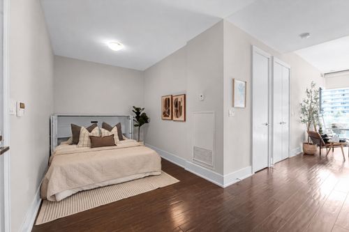 den at 337 - 39 East Queens Quay, Waterfront Communities C8, Toronto